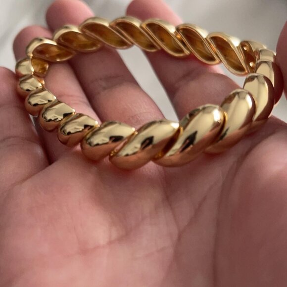 Neiman Marcus Ribbed Evening 14K Gold Plated Bracelet - Picture 5 of 7